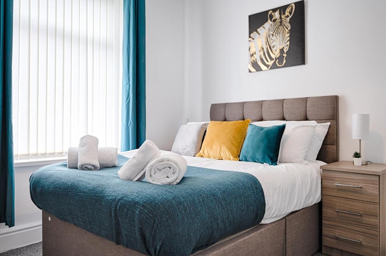 Chesshyre Accommodation - Tv In Every Bedroom! Swansea Buitenkant foto