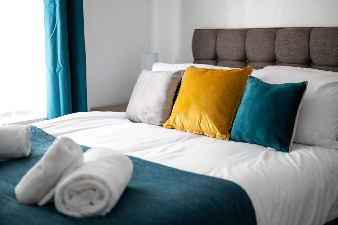 Chesshyre Accommodation - Tv In Every Bedroom! Swansea Buitenkant foto
